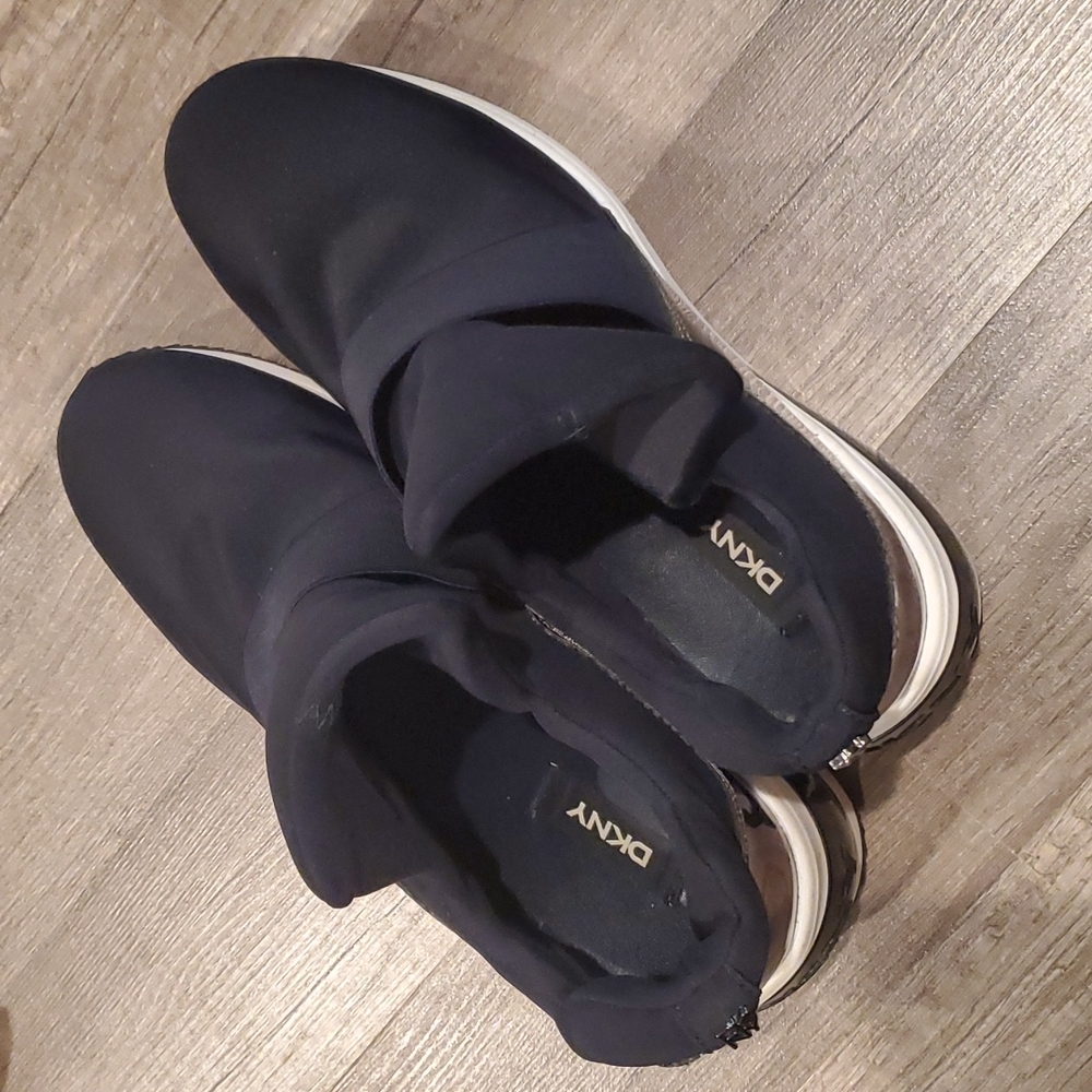 DKNY Athletic Sneakers w/3" he el size 9 color black & White.